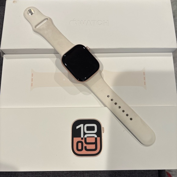 Apple Smartwatch - Gold with Cream Band - Picture 1 of 1